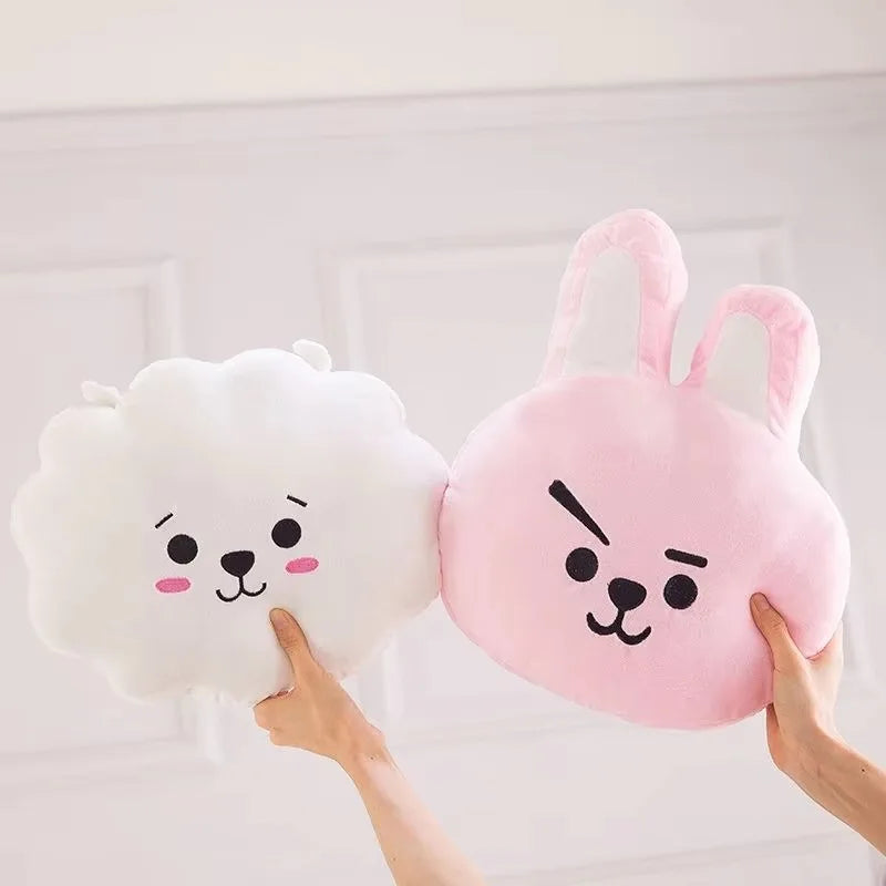 Coussin Peluche RJ BT21 30cm — Alpaga Crème Kawaii
